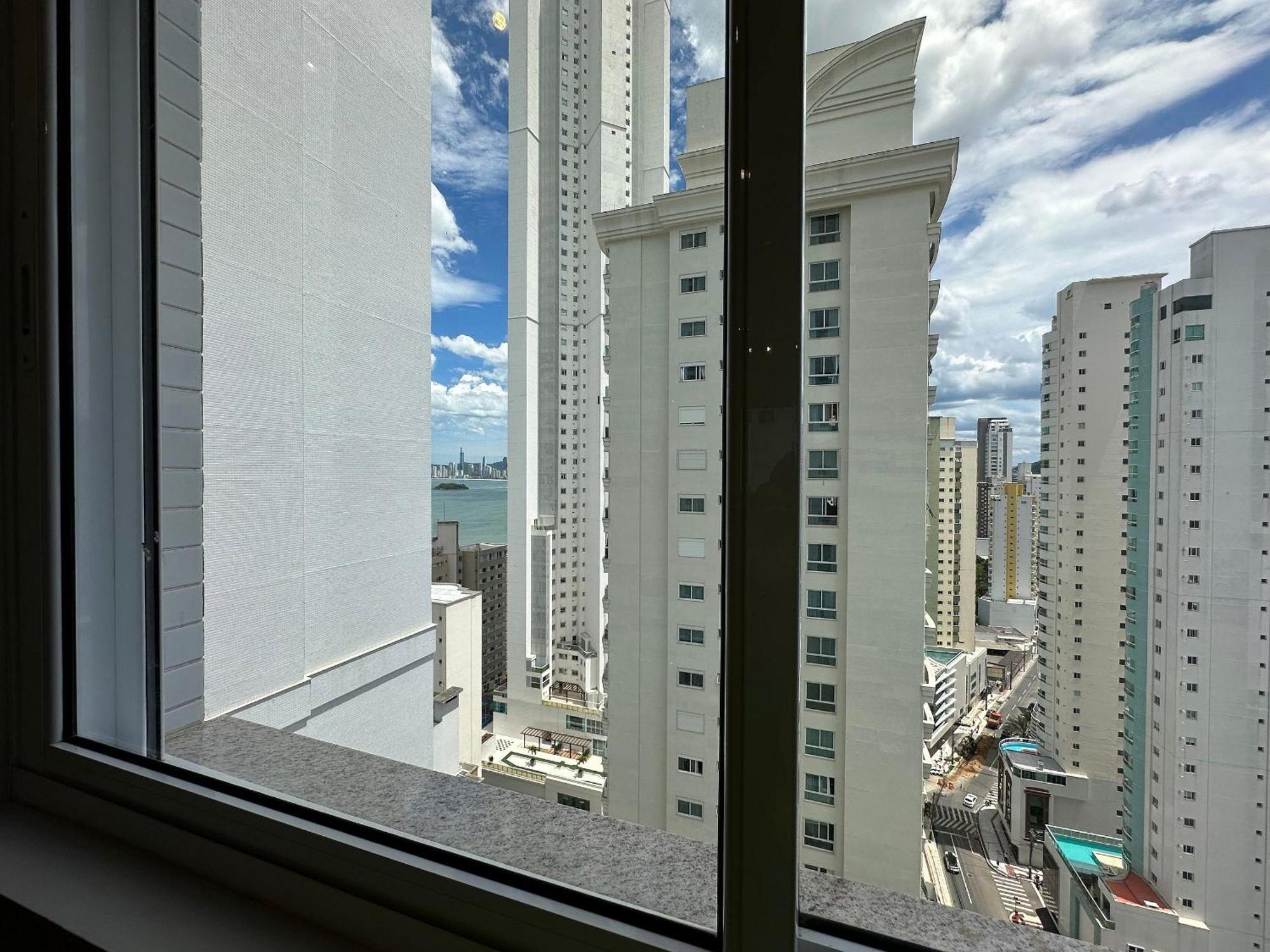 Ca02- 4 Suites| Alto Padrao| 2 Vagas Garagem * Balneario Camboriu