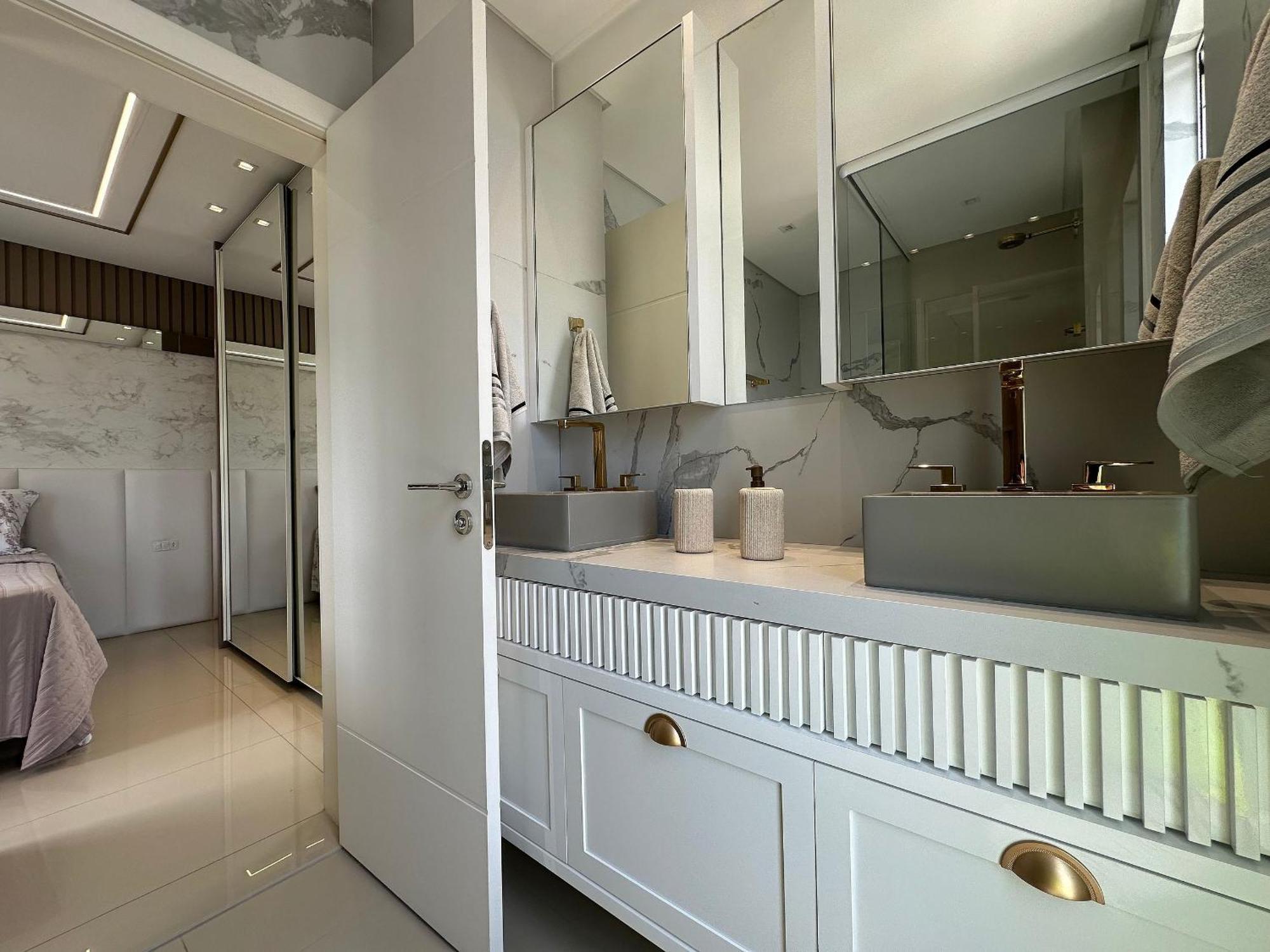 Ca02- 4 Suites| Alto Padrao| 2 Vagas Garagem Apartamento *